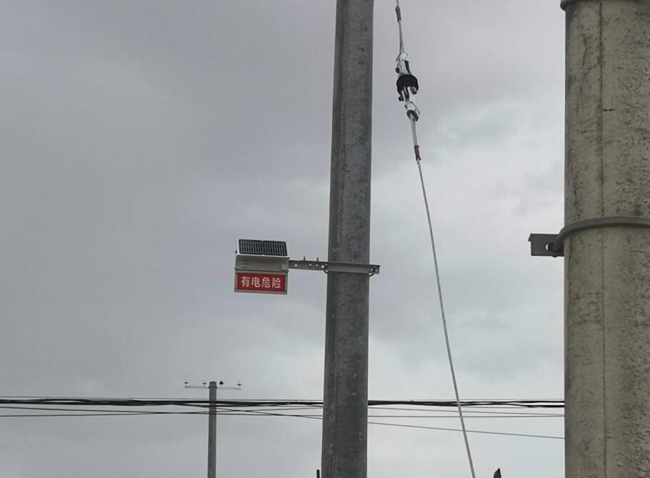 甘肅電力安裝防外破警示牌，為電力防護增添“保護傘”